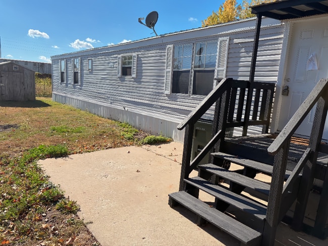 Photo - 33 Village Ct