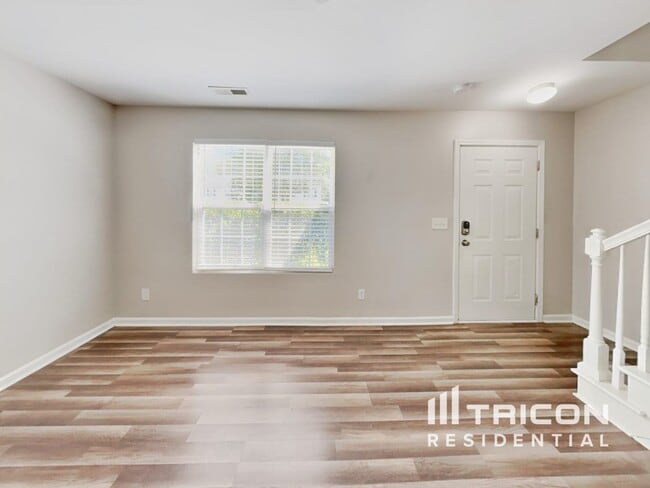 Photo - 131 Drewsbury Dr