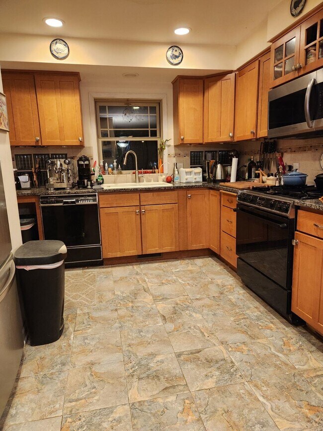 Photo - 157 Corry St