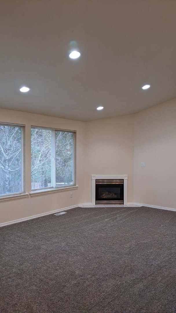 Photo - Spacious 3 bedroom in Lacey!