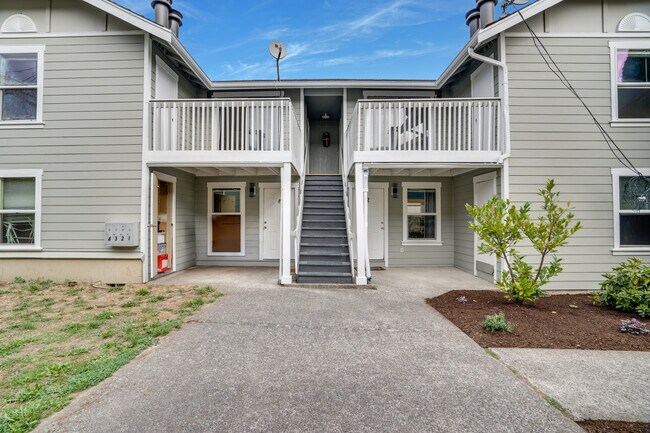 Photo - 2410 S I St Unit 3