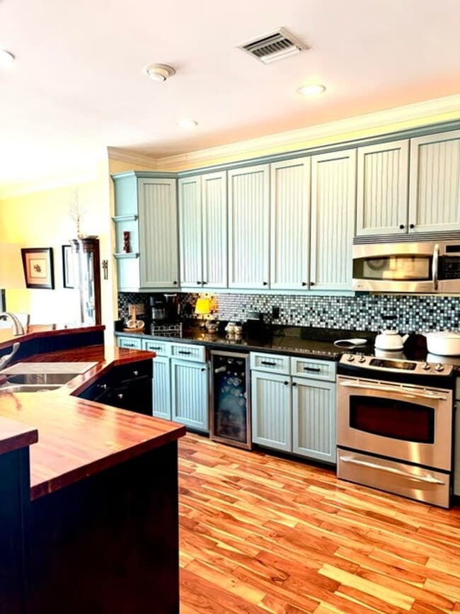 Photo - 328 N Lake Dr