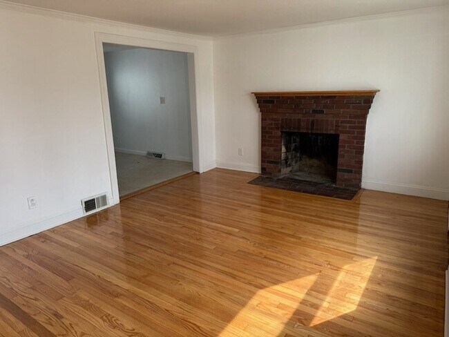 Photo - 208 Green St