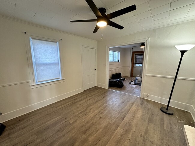 Photo - 409 Castle St