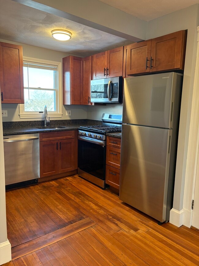 Kitchen - 12 Madison Ave Unit 1