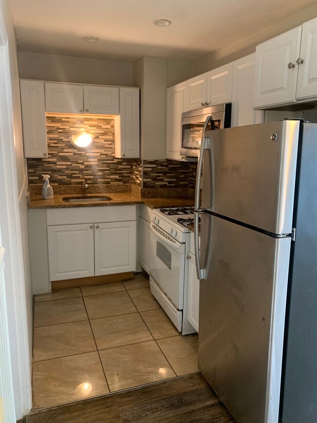 Building Photo - 12 4th Street Pl Unit 2