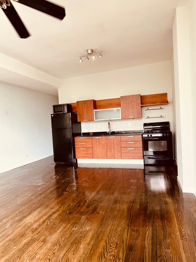 Photo - 2824 W Armitage Ave Unit 2F