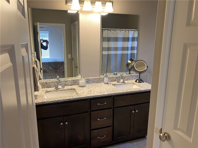 Photo - 93 Kinloch Dr