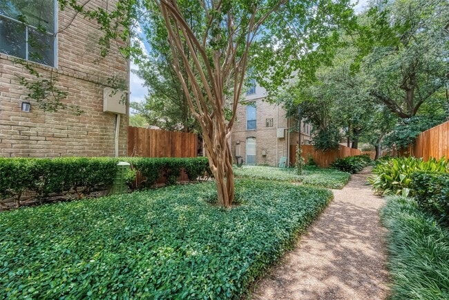 Photo - 4629 Wild Indigo St Unit 588