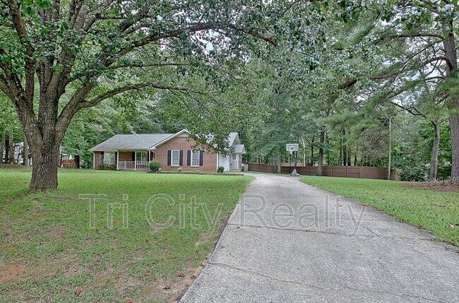 Photo - 135 Windham Way