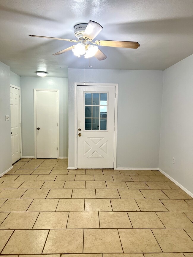 Photo - 2112 Tanglewood St Unit 2112