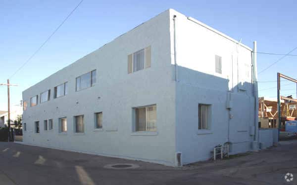 Building Photo - 14-16 Wavecrest Ave Rental