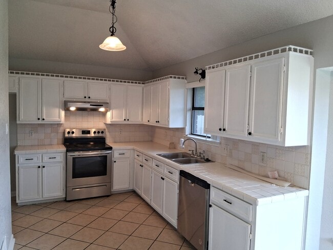 Photo - 3801 Riverrock Dr