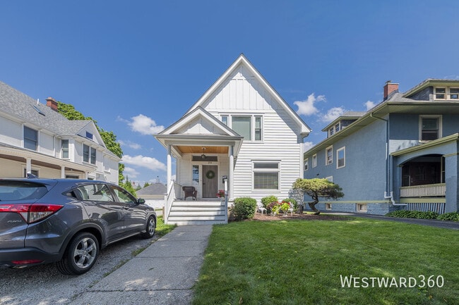 Building Photo - 25 6th Ave Unit 1