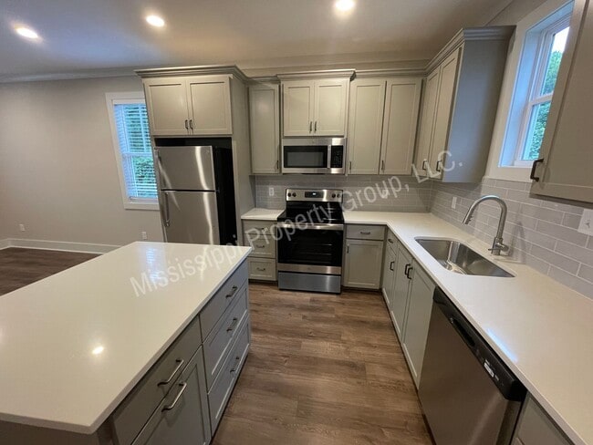 300 Boxwood Cir