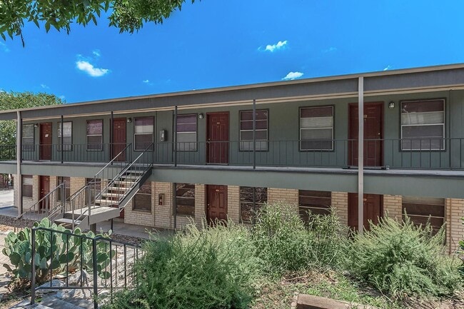 Leon Trace Apartments