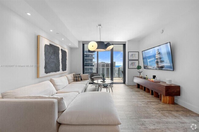 Building Photo - 1010 Brickell Ave Unit 3411 Rental