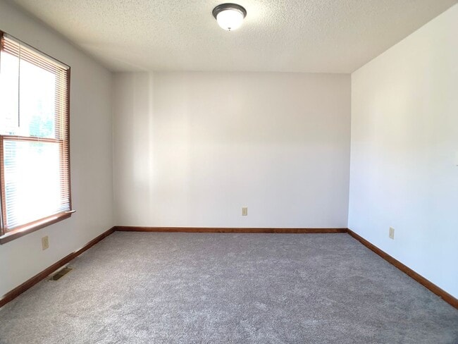 Photo - 501 Eysian Rd