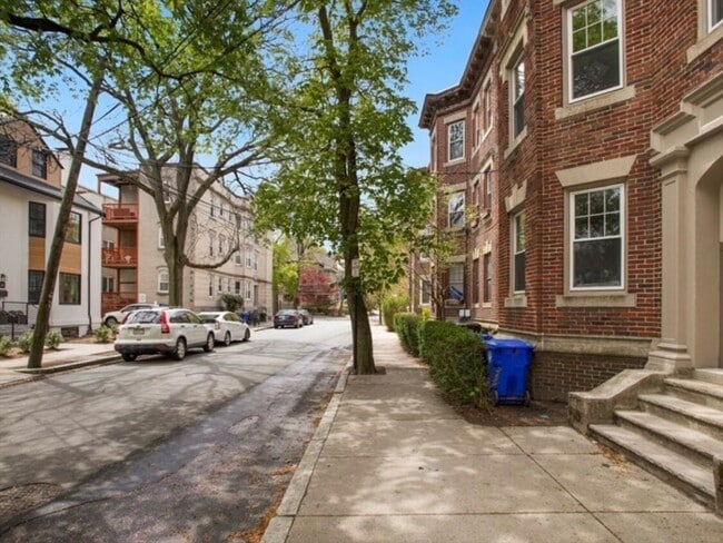 Photo - 164 Thorndike St Apartments Unit 2