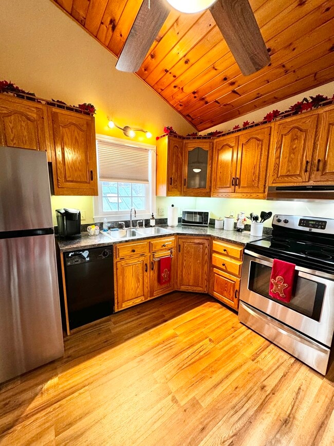 Building Photo - 73 Kingsbury St Unit 2 Rental