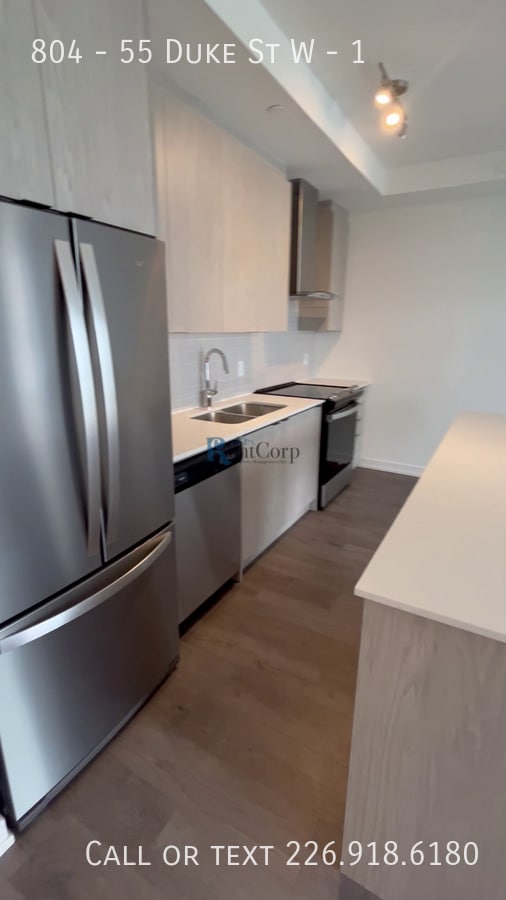 Photo - 55-855 Duke St W