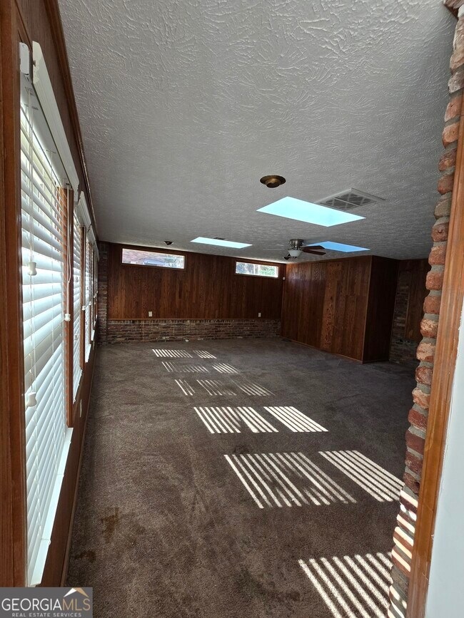 Photo - 170 Port Antonio Ct SW