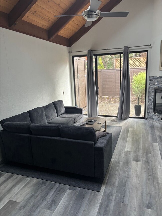 Photo - Furnished Short Term Rental!! 2 bedroom 2 ...