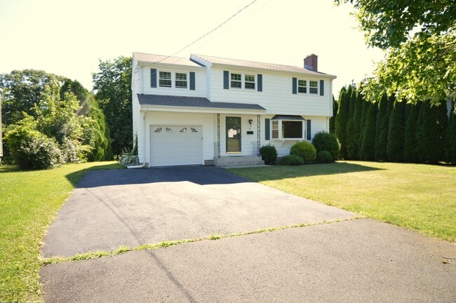 Photo - 18 Overbrook Rd House