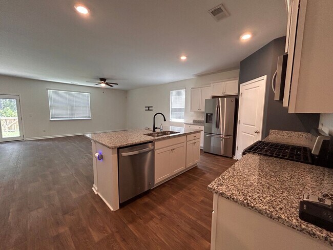 219 Greenwich Dr
