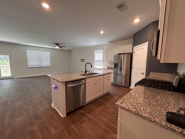 Photo - 219 Greenwich Dr