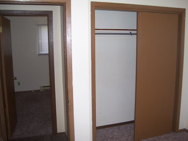 Photo - Building 3, 234-240 Applewood Ct. Unidad 238