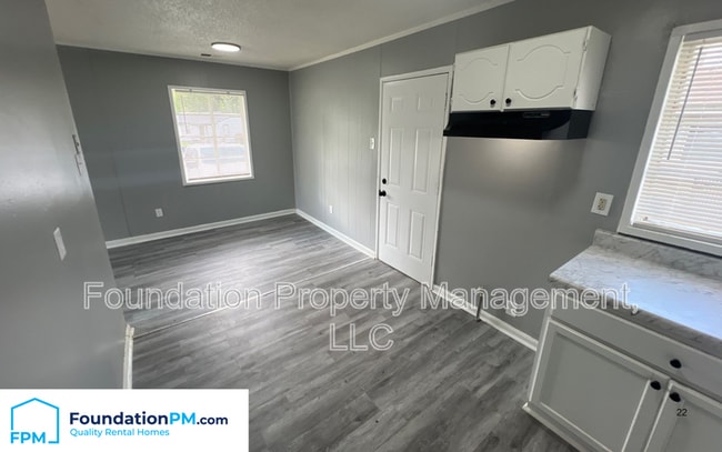 Photo - 765 Marywood St