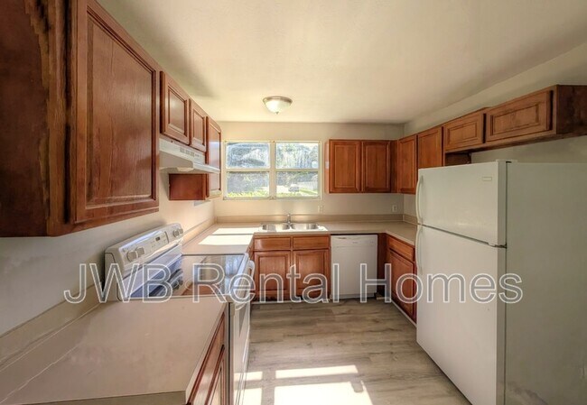 Photo - 1828 Miller St