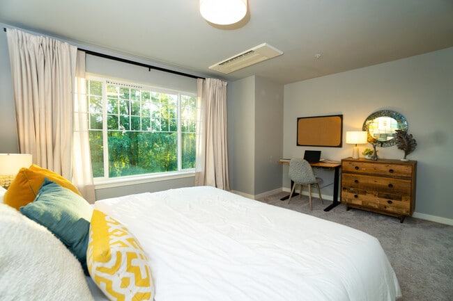 Photo - Marymoor Ridge Condominium