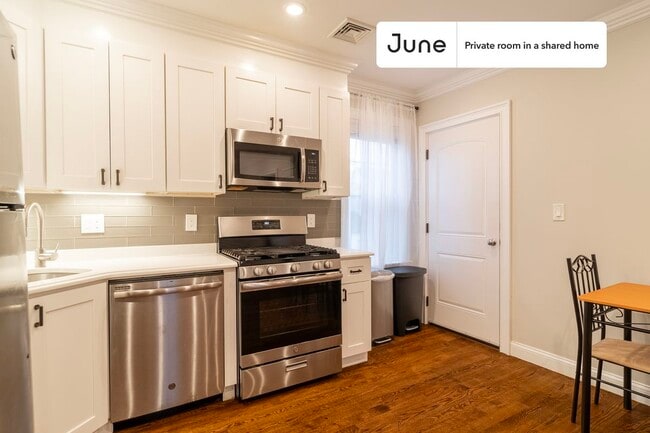 Photo - Room in Shared 4 bed/1.5 bath home Unidad D