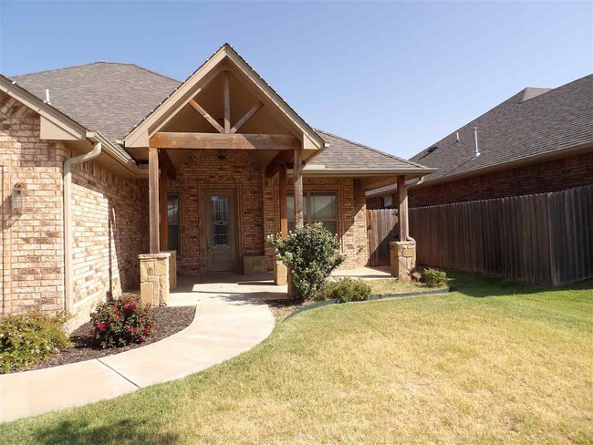 3914 NE Realtree Dr