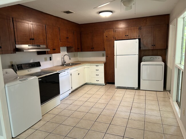Photo - 851 Willow Dr