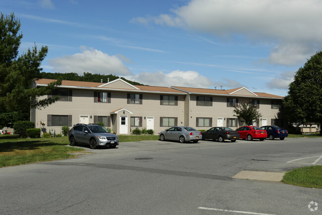 Mcgregor Apartments Wilton Ny