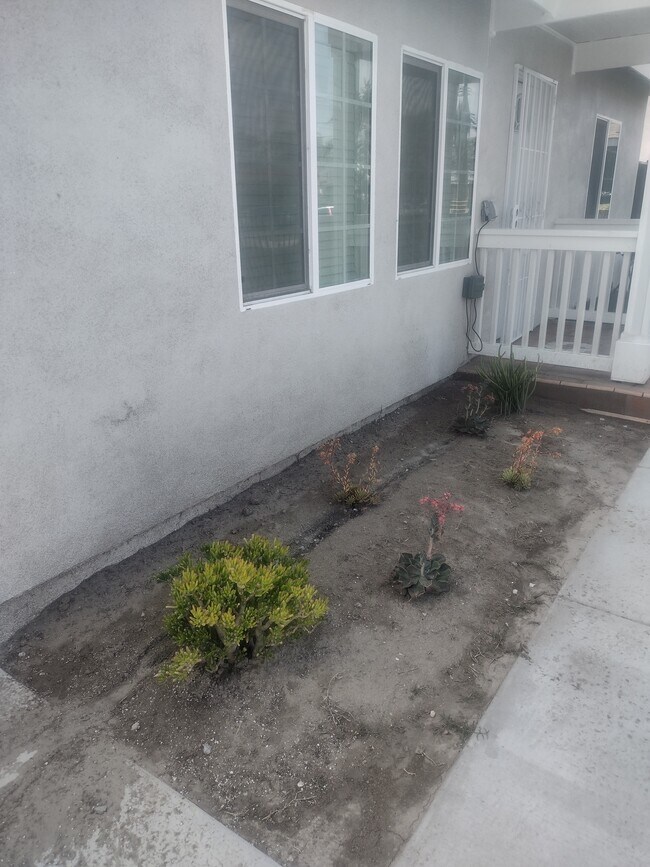 Photo - 11010 Ryerson Ave