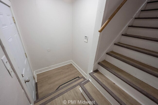 Photo - 2211 E New York St Unit B