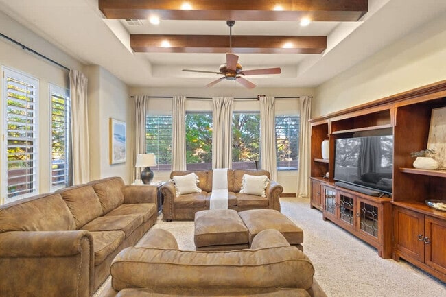 Building Photo - 1922 N Pebble Beach Dr Unit ID1389631P