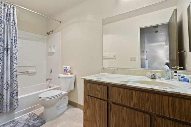 7A3A2530.JPG - Valley Oak Apartments