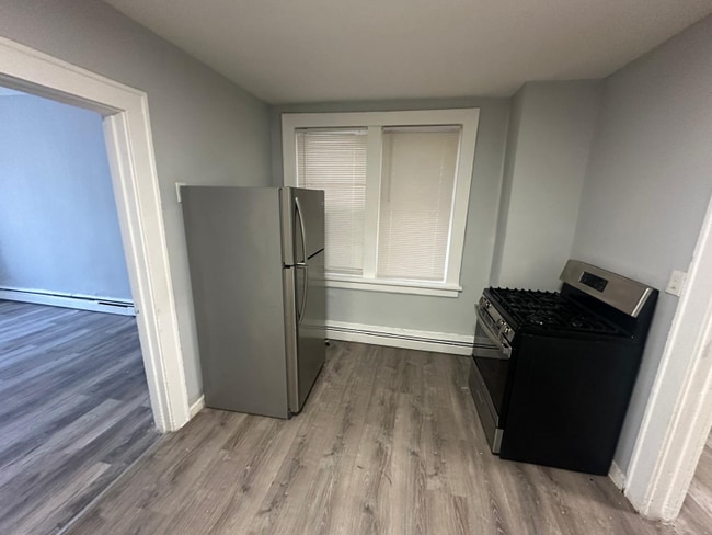 Photo - 134 E Jersey St Unidad 3BR