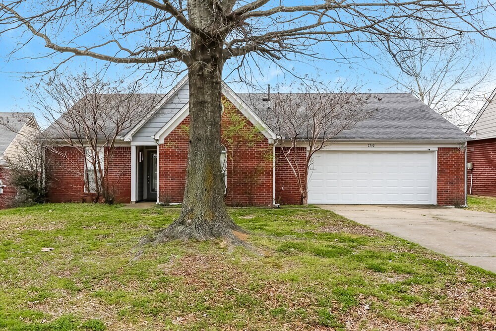 Photo - 7752 Parkwood Cove