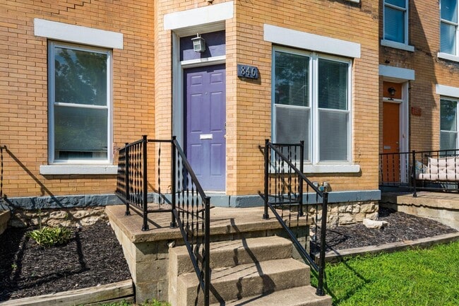 Building Photo - 846 Oak St Rental