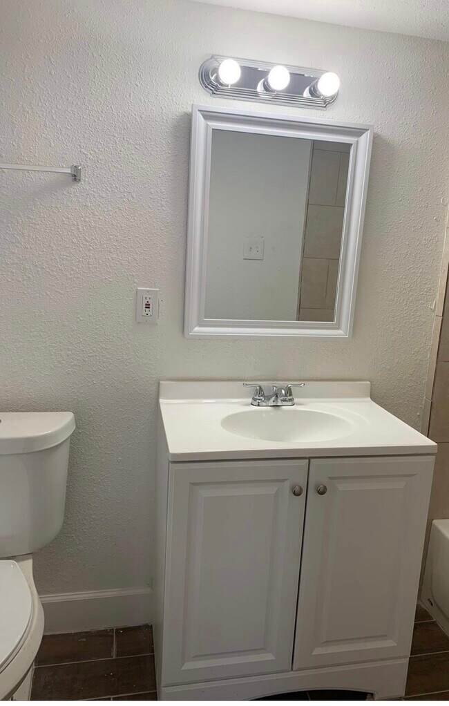 Photo - 10430 Wicklowe St