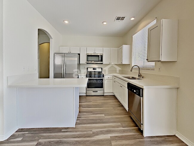 Photo - 265 S Summer Meadow St