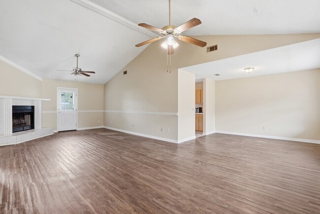 Photo - 189 Kenny Dr