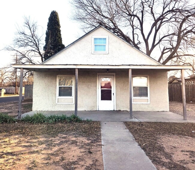 Two-Story 4 Bed 2 Bath Home! - Two-Story 4 Bed 2 Bath Home!