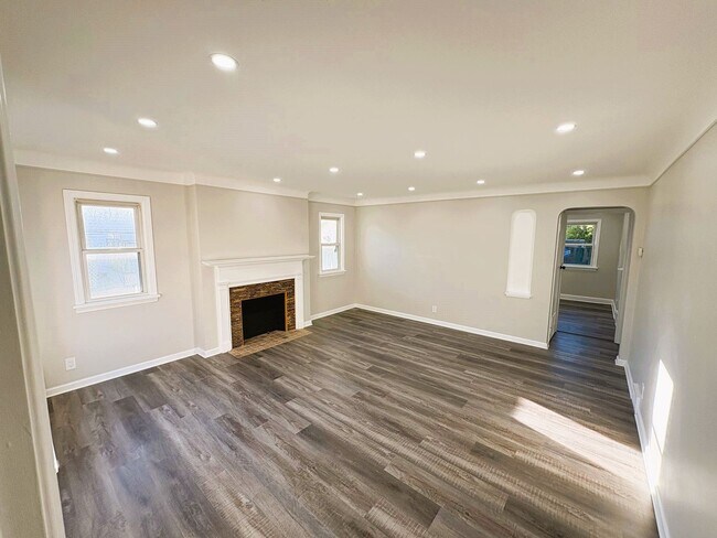 Photo - 4-Bedroom Home with Finished Basement & Mo...